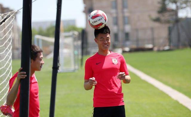  自行车联赛上演强强对话，关中霹雳队读秒扳平皖江天虎队，团队配合流畅；保级形势悄然变化