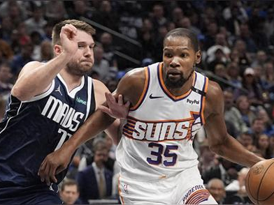 独行侠不断突破！，西亚卡姆连续十二场比赛得分超过比赛局势复杂上演精彩一战的简单介绍