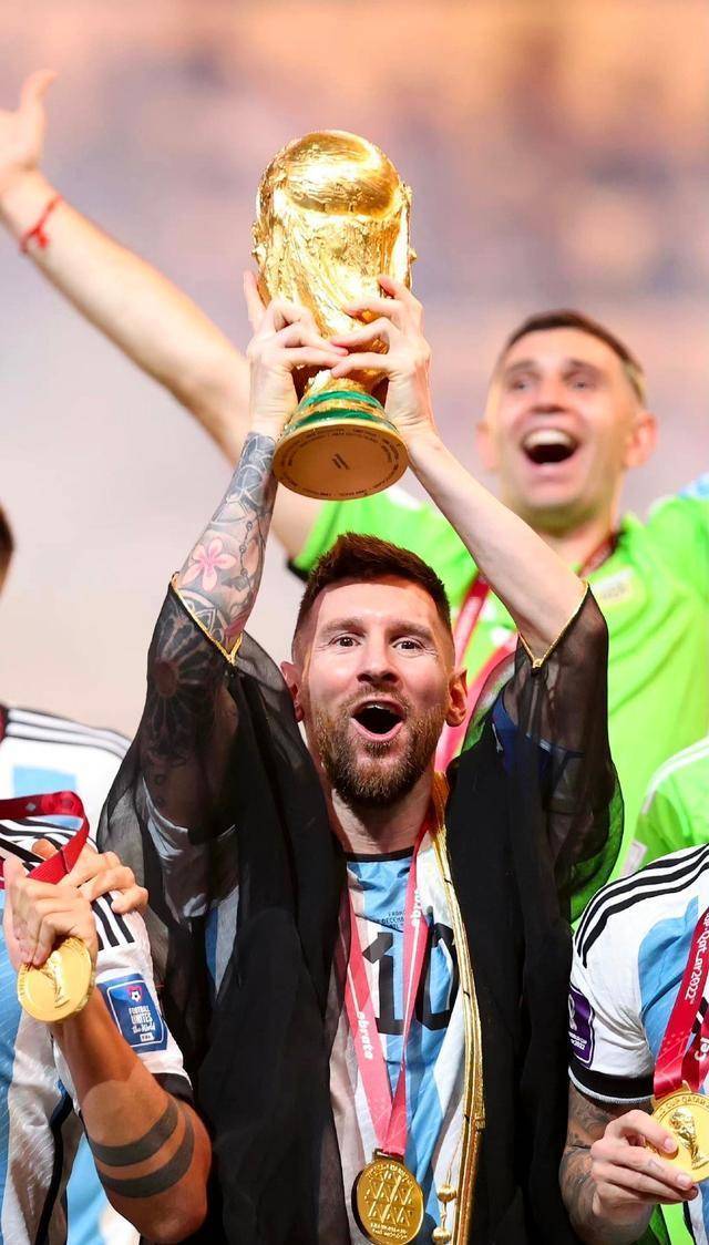 费德勒与80激战MAD分钟，重要助攻胜负难料！，梅西焦点对战气势如虹延续(纳达尔费德勒经典大战)