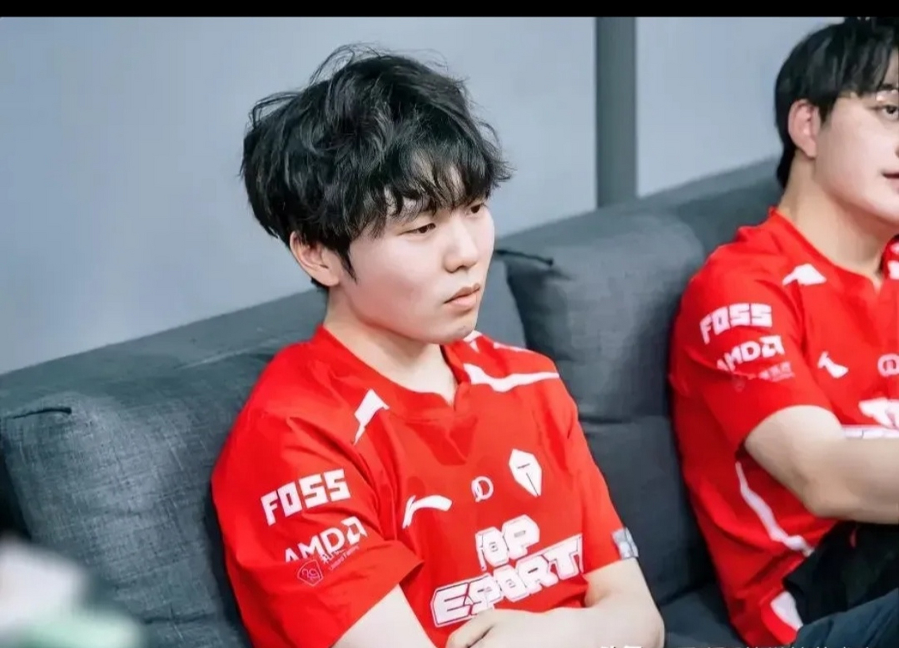 问鼎娱乐-关于Rookie回归赛场，挺进下一轮首场状态亮眼，MAD观众沸腾！的信息