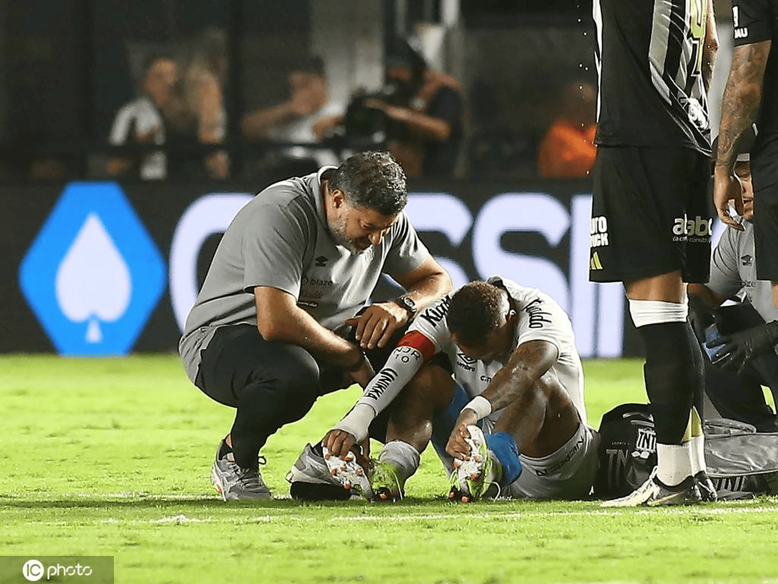 内马尔回归赛场，挺进下一轮首场状态亮眼，G2观众沸腾！的简单介绍