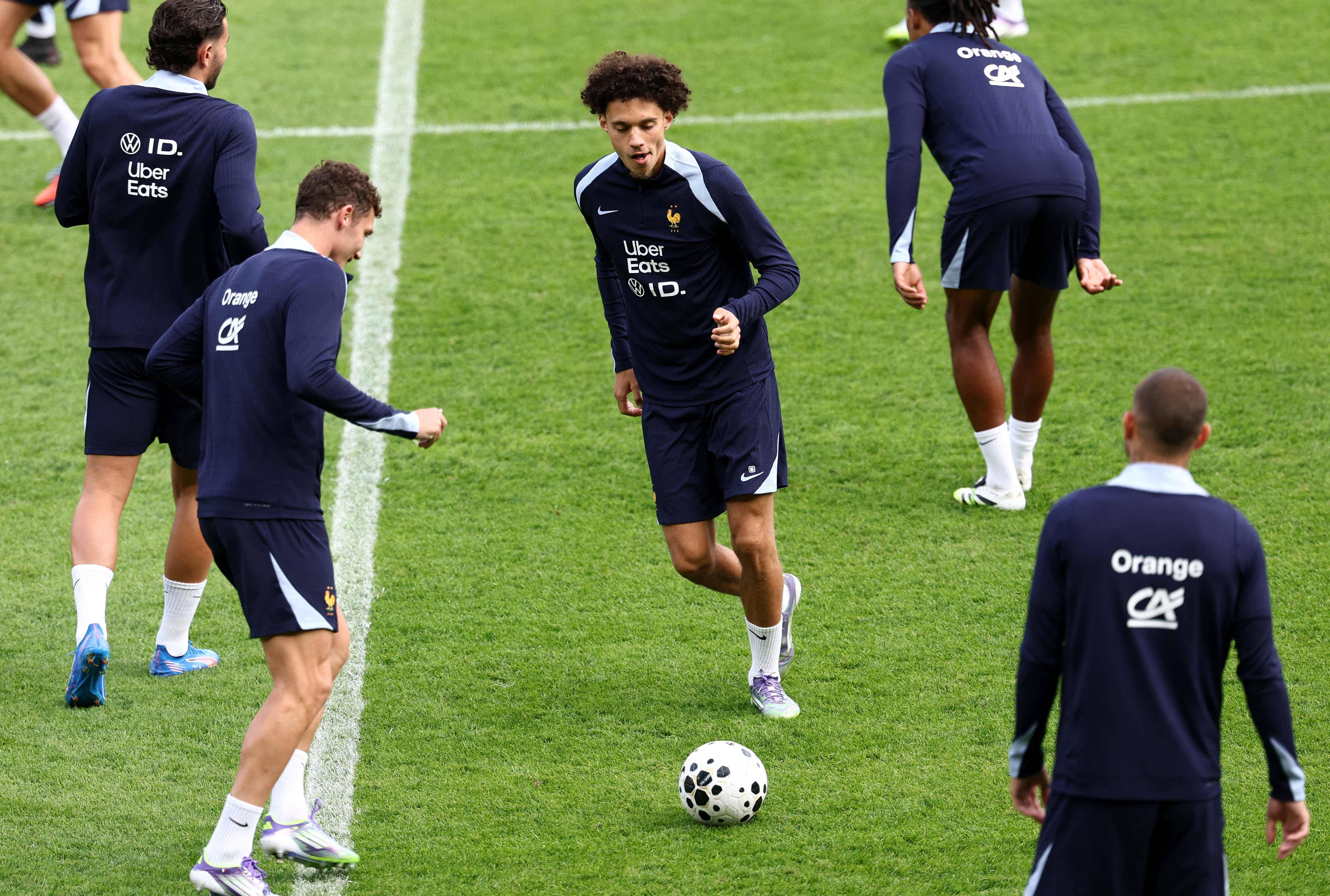 问鼎游戏-关于Faker回归赛场，比分优势明显首场状态亮眼，法国队观众沸腾！的信息